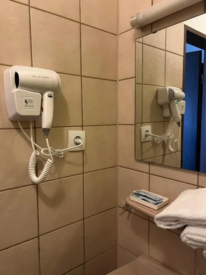 Hotel Am Flughafen Кёльн