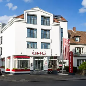 Uhu Garni Cologne